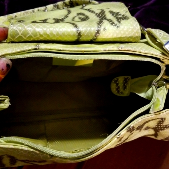 EUC- Lime Green Snake Skin Bag - Picture 7 of 8